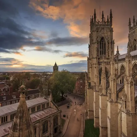 6 Escrick Street Beautiful 2-bed Flat In Close To Centre - Pass The Keys * York