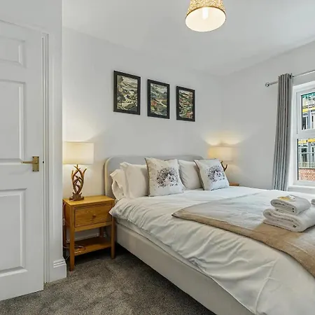 6 Escrick Street Beautiful 2-bed Flat In Close To Centre - Pass The Keys