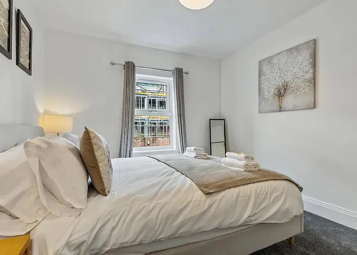 6 Escrick Street Beautiful 2-bed Flat In Close To Centre - Pass The Keys *