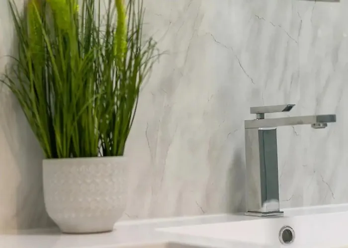 6 Escrick Street Beautiful 2-bed Flat In Close To Centre - Pass The Keys * York