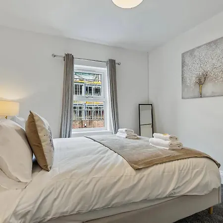 6 Escrick Street Beautiful 2-bed Flat In Close To Centre - Pass The Keys *