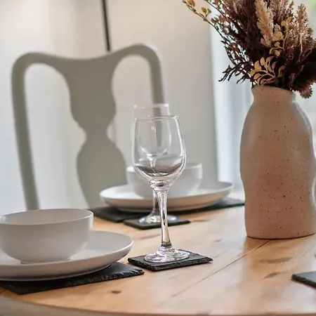 6 Escrick Street Beautiful 2-bed Flat In Close To Centre - Pass The Keys يورك